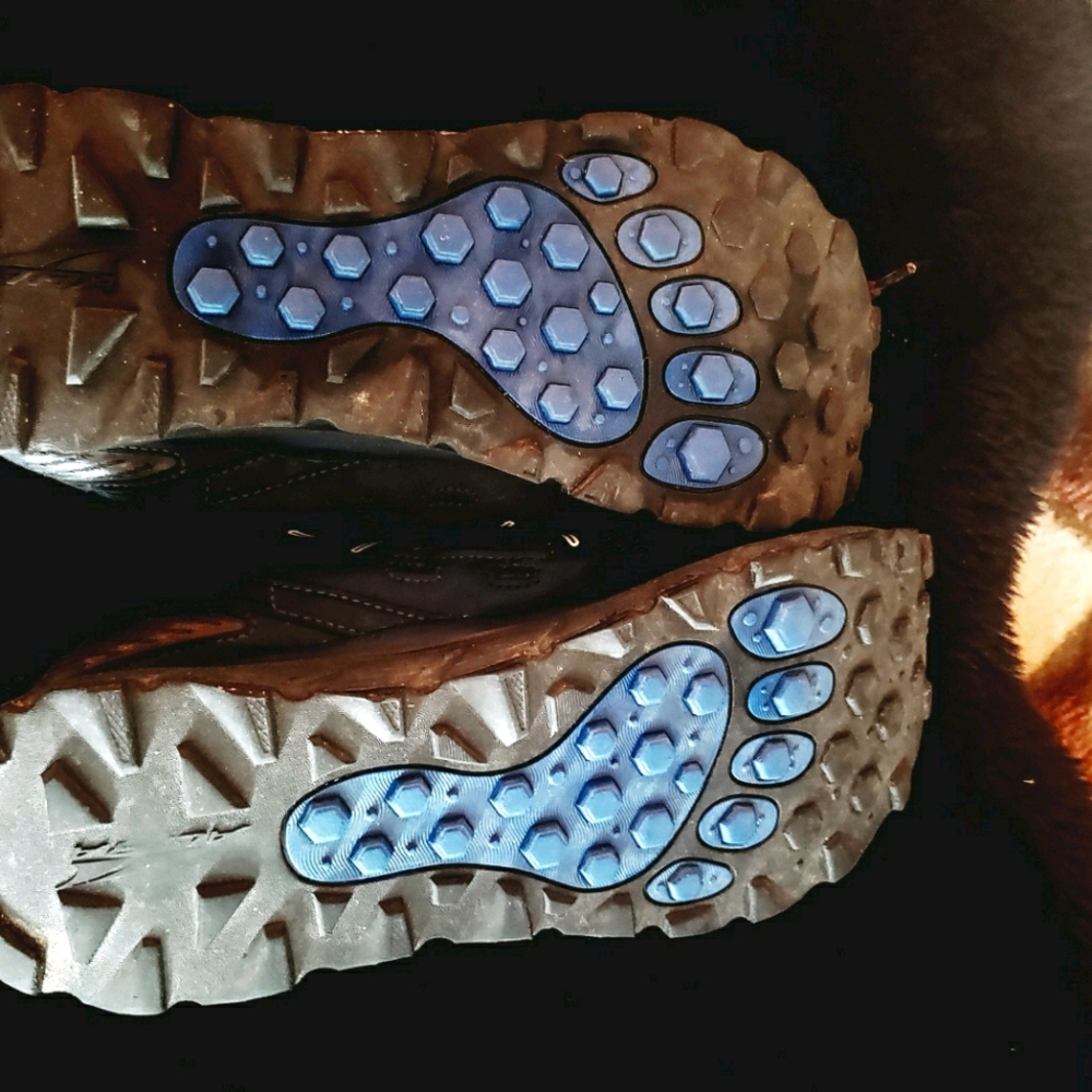 Altra Mountain climbing Sneakers sm size 10
